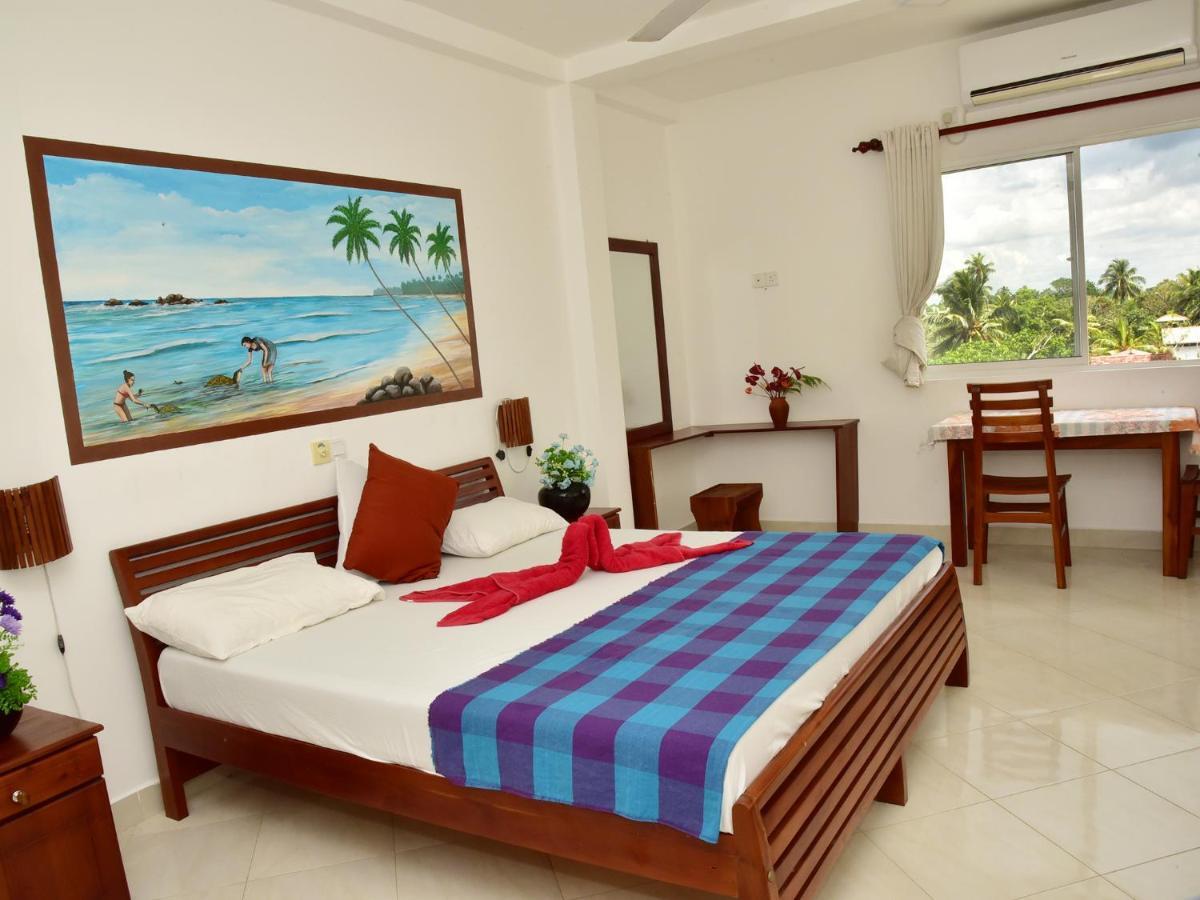 Hotel Happy Tuna Hikkaduwa Exterior foto