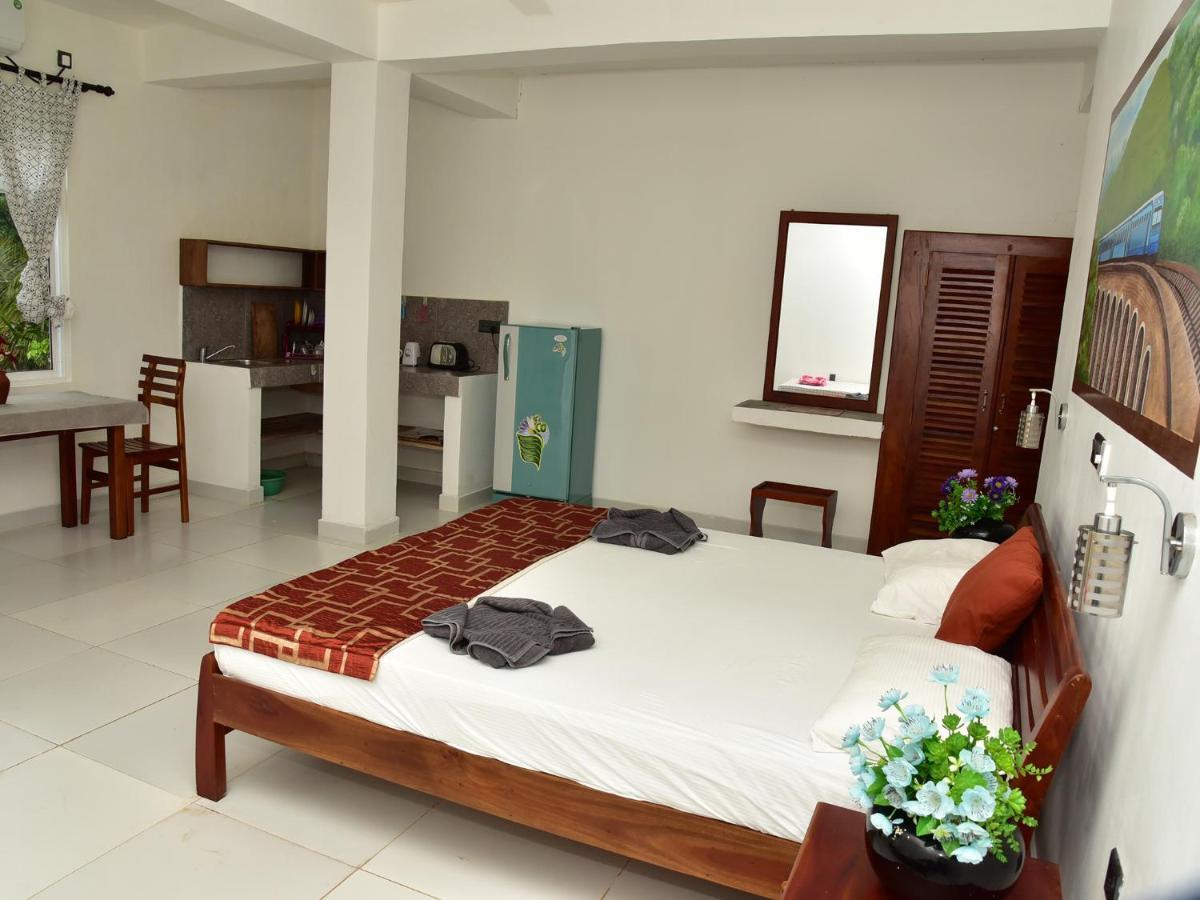 Hotel Happy Tuna Hikkaduwa Exterior foto